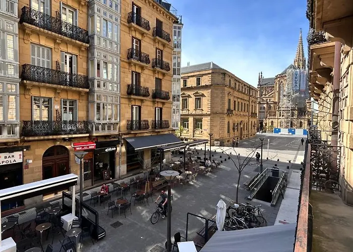 Larramendi Center Lägenhet *